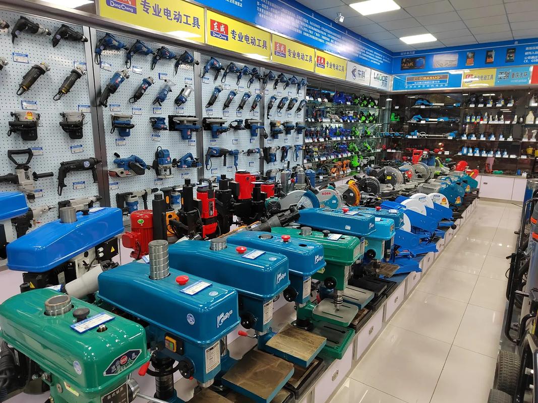 未來(lái)萬(wàn)家五金機(jī)電廣西宜州店 全國(guó)連鎖，誠(chéng)信經(jīng)營(yíng)，專注氣動(dòng)與機(jī)電